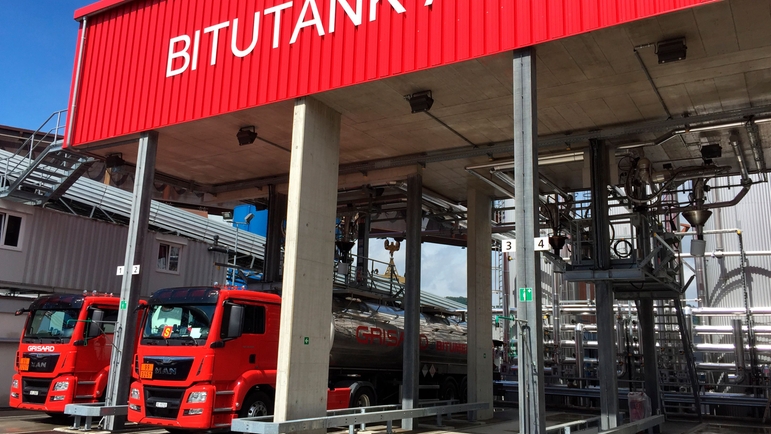 瑞士BITUTANK公司的沥青装车站照片